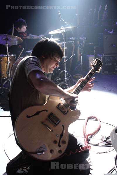 AND YOU WILL KNOW US BY THE TRAIL OF DEAD - 2007-03-11 - PARIS - Trabendo - Conrad Keely - Jason Patrick Reece